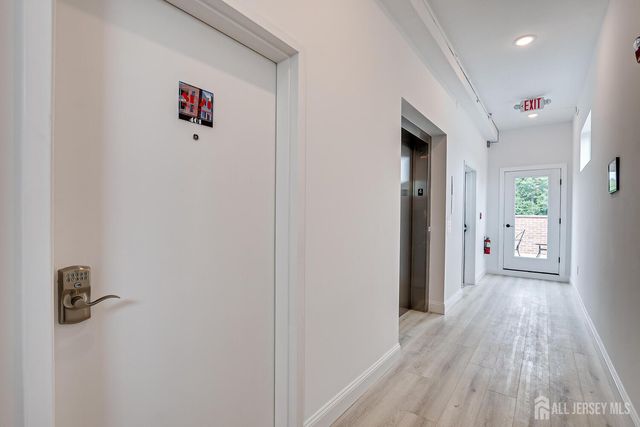 21 Station Place 401, Metuchen, NJ 08840