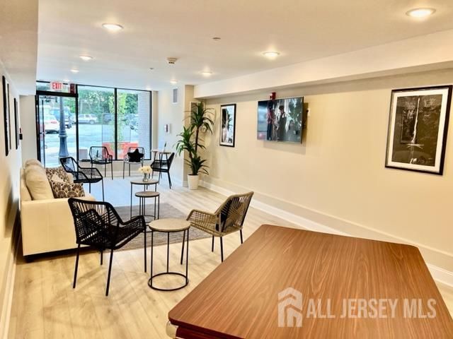 21 Station Place 401, Metuchen, NJ 08840