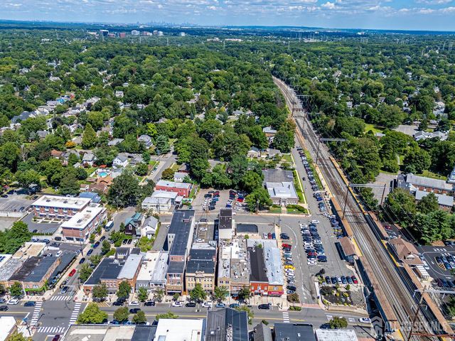 21 Station Place 401, Metuchen, NJ 08840
