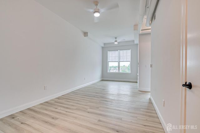 21 Station Place 401, Metuchen, NJ 08840