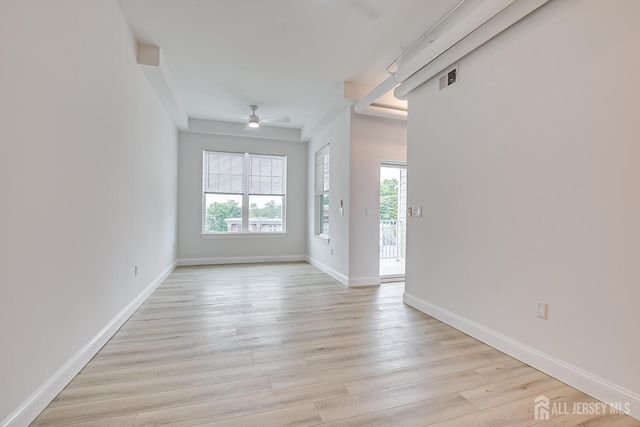 21 Station Place 401, Metuchen, NJ 08840
