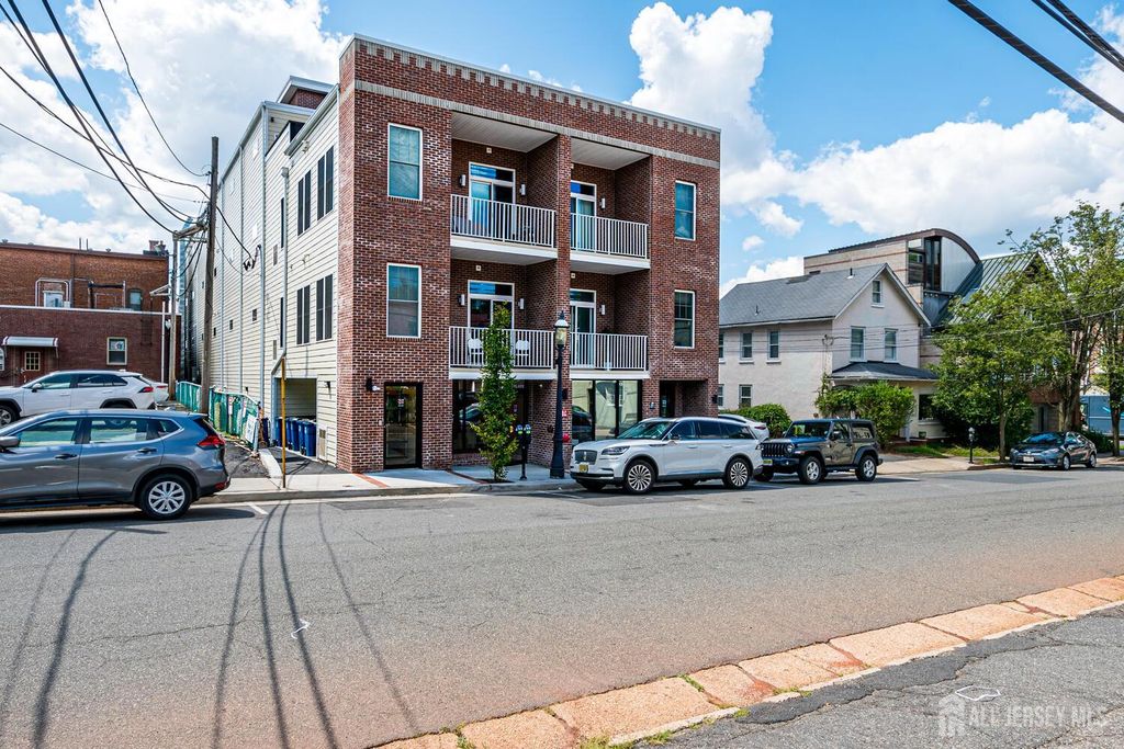 21 Station Place 401, Metuchen, NJ 08840