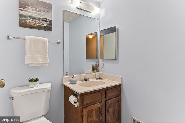 14578 OLDE KENT RD, Centreville, VA 20120