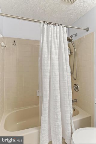 14578 OLDE KENT RD, Centreville, VA 20120