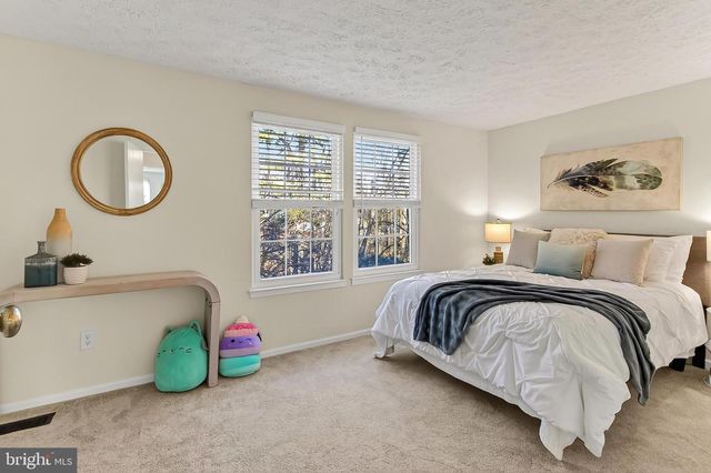 14578 OLDE KENT RD, Centreville, VA 20120