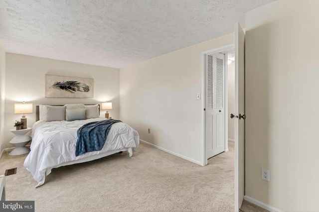 14578 OLDE KENT RD, Centreville, VA 20120