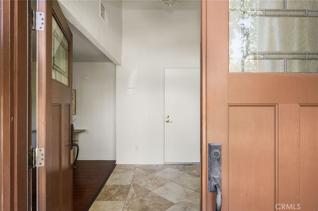 73 Weepingwood 40, Irvine, CA 92614