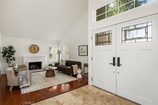 73 Weepingwood 40, Irvine, CA 92614