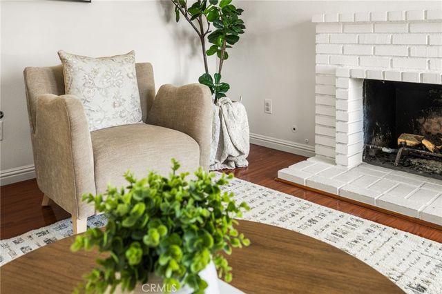 73 Weepingwood 40, Irvine, CA 92614