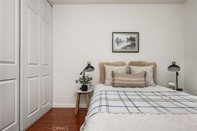 73 Weepingwood 40, Irvine, CA 92614
