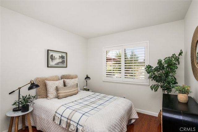 73 Weepingwood 40, Irvine, CA 92614