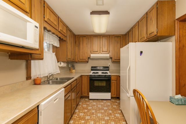 17112 10th Avenue, East Moline, IL 61244