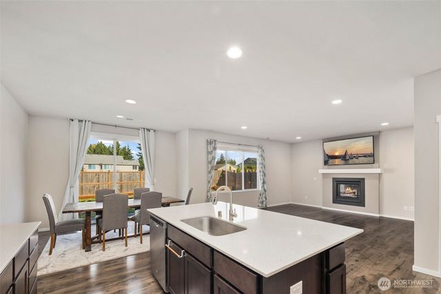 6830 Sweetgum Avenue NE, Lacey, WA 98516