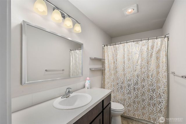 6830 Sweetgum Avenue NE, Lacey, WA 98516