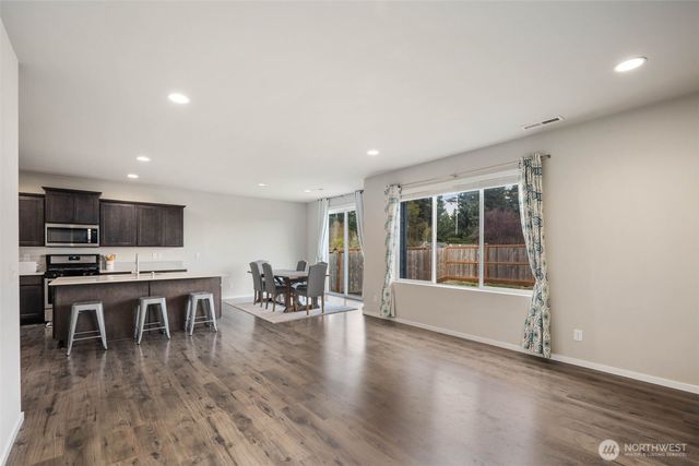 6830 Sweetgum Avenue NE, Lacey, WA 98516