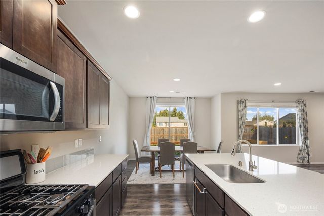 6830 Sweetgum Avenue NE, Lacey, WA 98516