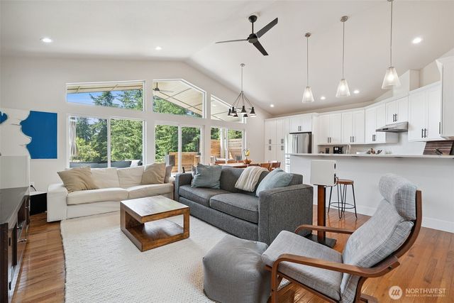 1738 Lilypad Place E, Port Orchard, WA 98366