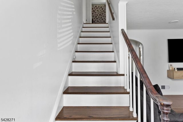 240 Beech Ave, Garwood Boro, NJ 07027