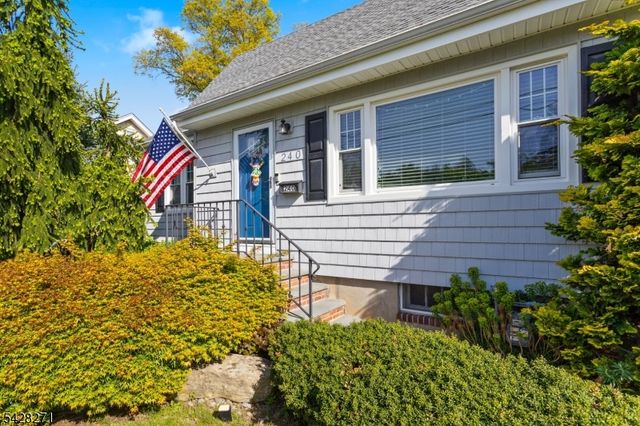 240 Beech Ave, Garwood Boro, NJ 07027