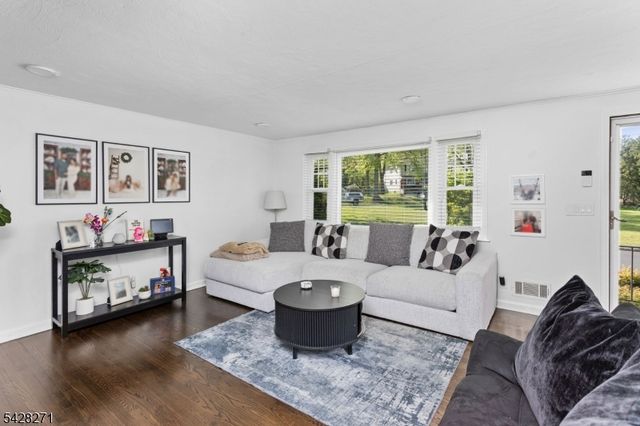 240 Beech Ave, Garwood Boro, NJ 07027