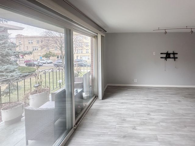 4730 N Kenneth Avenue 2G, Chicago, IL 60630