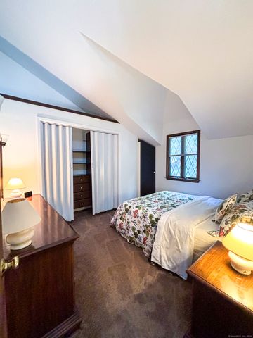 14 Hillspoint Road, Westport, CT 06880