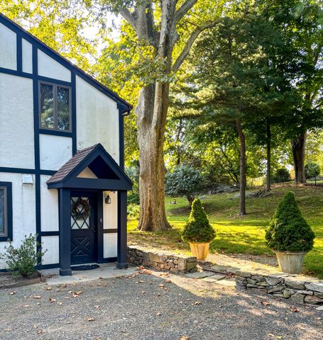 14 Hillspoint Road, Westport, CT 06880