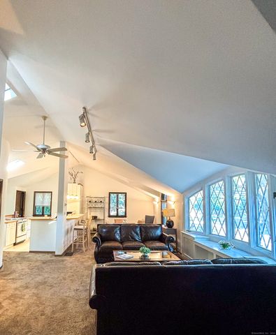 14 Hillspoint Road, Westport, CT 06880