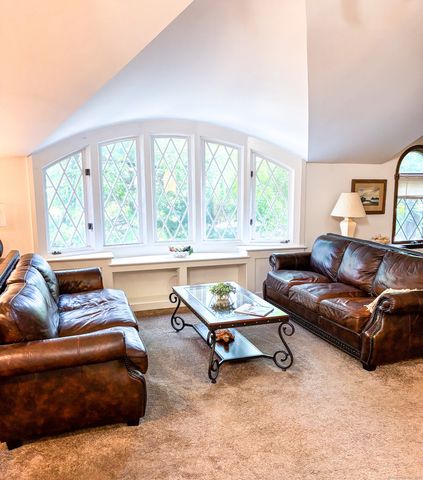 14 Hillspoint Road, Westport, CT 06880