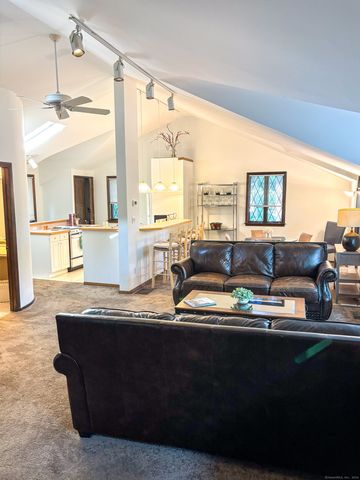 14 Hillspoint Road, Westport, CT 06880