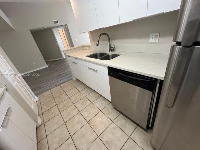 4171 N Haverhill Rd 1013, West Palm Beach, FL 33417