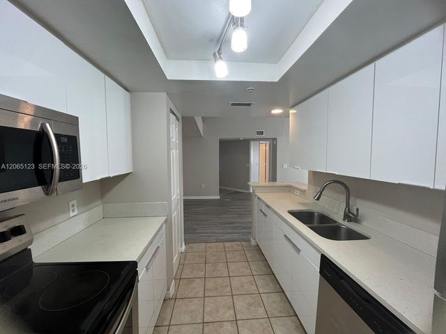 4171 N Haverhill Rd 1013, West Palm Beach, FL 33417