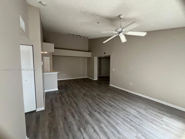 4171 N Haverhill Rd 1013, West Palm Beach, FL 33417