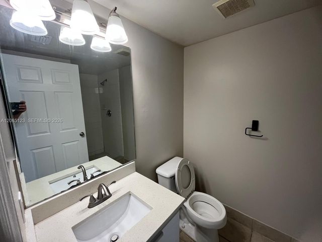 4171 N Haverhill Rd 1013, West Palm Beach, FL 33417