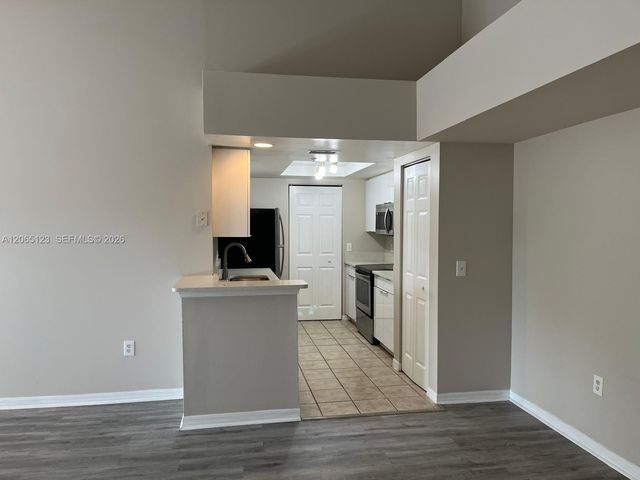 4171 N Haverhill Rd 1013, West Palm Beach, FL 33417