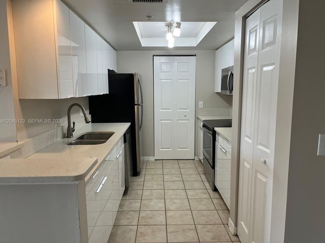 4171 N Haverhill Rd 1013, West Palm Beach, FL 33417