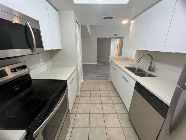4171 N Haverhill Rd 1013, West Palm Beach, FL 33417