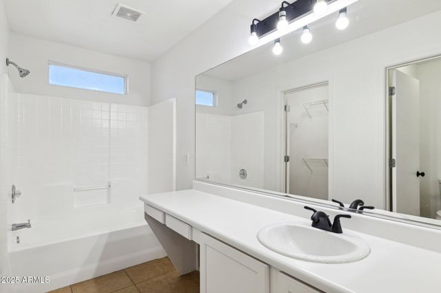 4913 S 15TH Place, Phoenix, AZ 85040