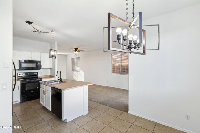 4913 S 15TH Place, Phoenix, AZ 85040