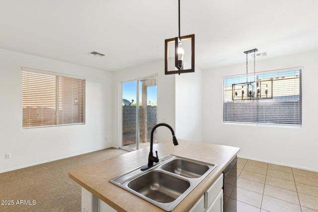 4913 S 15TH Place, Phoenix, AZ 85040