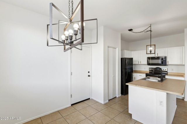 4913 S 15TH Place, Phoenix, AZ 85040