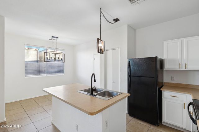 4913 S 15TH Place, Phoenix, AZ 85040