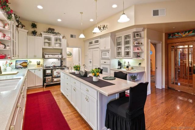 24665 Rancho Santa Teresa Dr, Ramona, CA 92065