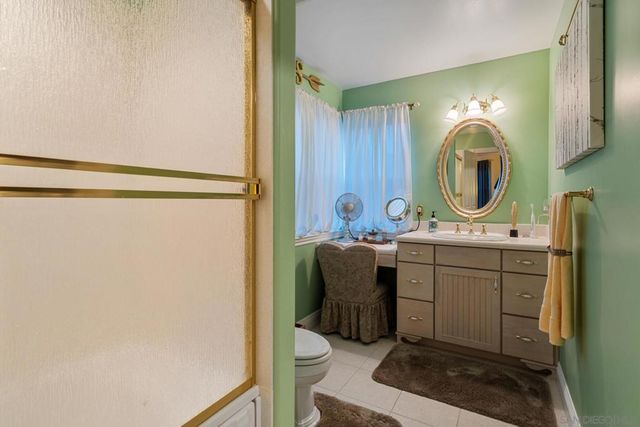 24665 Rancho Santa Teresa Dr, Ramona, CA 92065