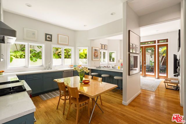 454 Sycamore Road, Santa Monica, CA 90402