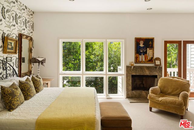 454 Sycamore Road, Santa Monica, CA 90402