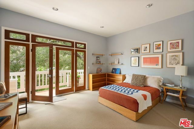 454 Sycamore Road, Santa Monica, CA 90402