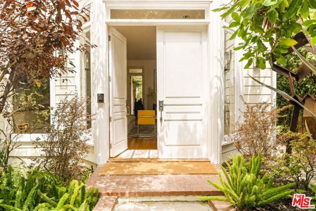 454 Sycamore Road, Santa Monica, CA 90402
