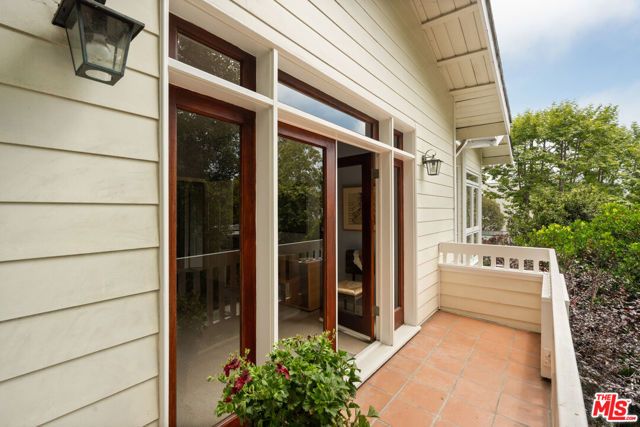 454 Sycamore Road, Santa Monica, CA 90402