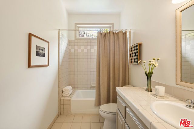 454 Sycamore Road, Santa Monica, CA 90402